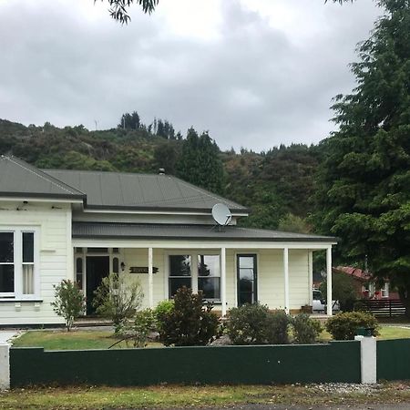 The Old Vicarage Hotel Reefton Exterior photo